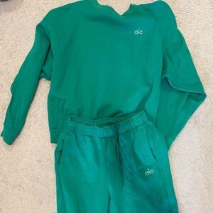 ALO Yoga Teal Sweatpants and Top Set